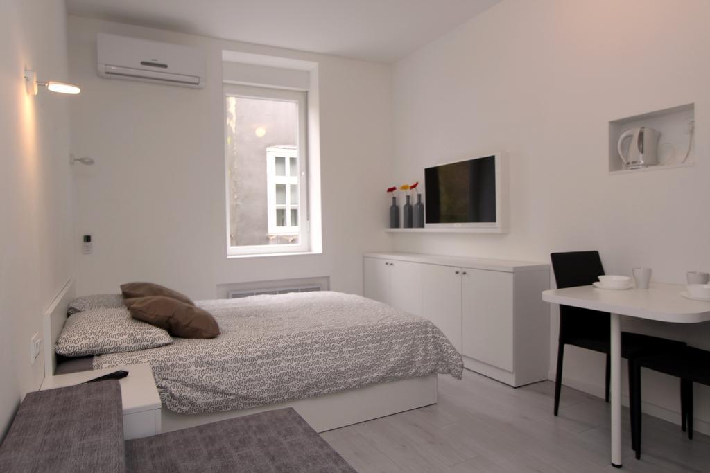 Apartments Simple Teslina Zagreb Exterior photo
