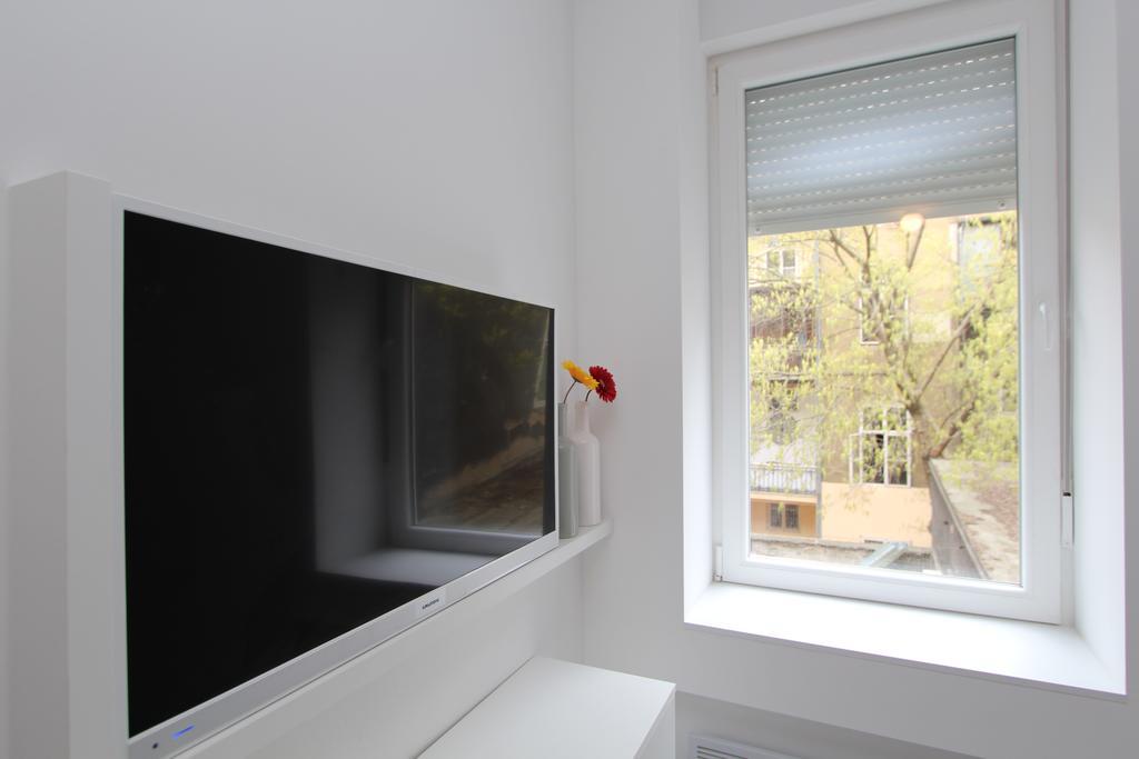Apartments Simple Teslina Zagreb Exterior photo